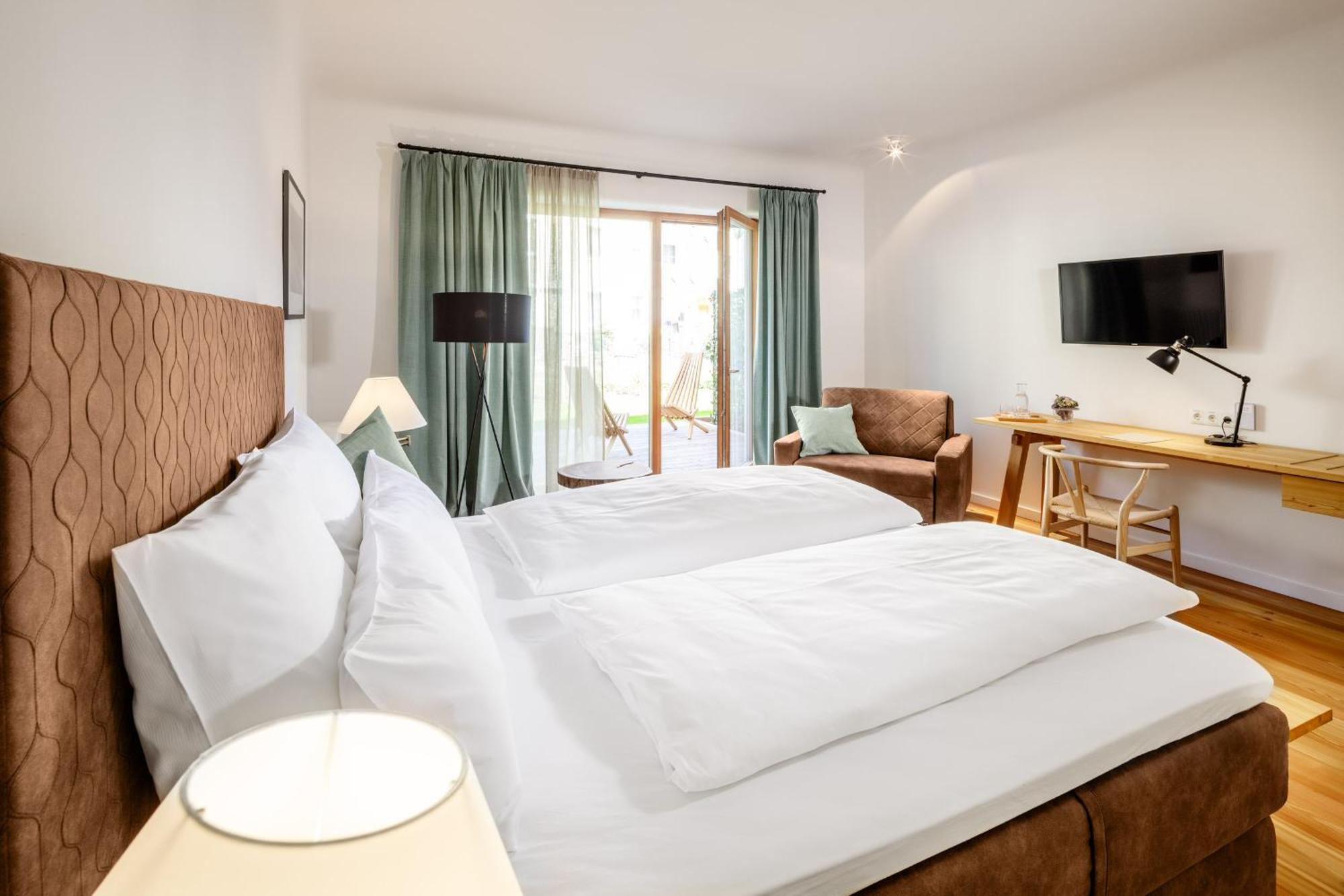 Hotel Zum Glockenturm Marktl Exteriör bild